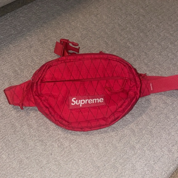 SUPREME FW18 WAIST BAG RED - Picture 4 of 6